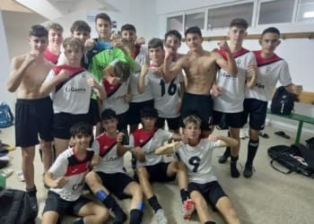 Octava victoria consecutiva del conjunto de José María López en la jornada 32 frente al C.D Comarca del Mármol por (0-3)