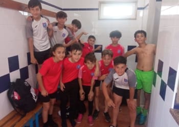 Victoria por (1-3) frente al Club de Fútbol Adra.