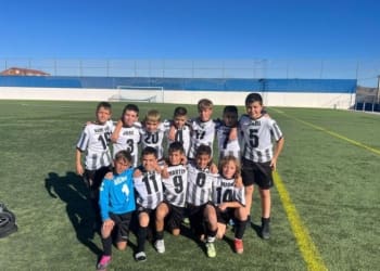El Benjamin A se hace con la victoria en su visita al CD Villa de Albox por 2 a 5 . Enhorabuena equipo !