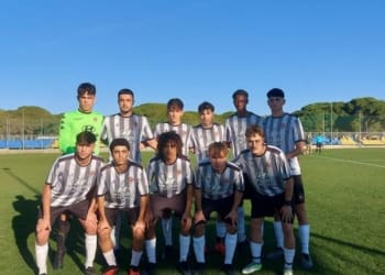 El juvenil A de división de honor se trae un valioso empate en su visita a la tacita de plata . Cadiz CF 1 — UCD La Cañada AT 1 Vamos equipo !