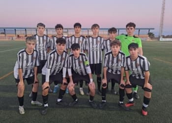 El cadete A se hace con la victoria en casa tras un partido muy disputado por 2 a 1 frente al CD Maavi . Vamos equipos !