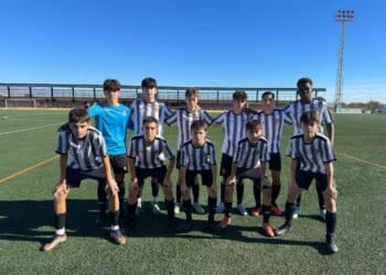 El infantil autonómico se hace con la victoria en casa por 1 a 0 frente a un combatido Molinos CF . Enhorabuena equipo