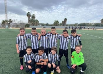 El Benjamin b de 3ª se hace con la victoria en casa con autoridad frente al CD Carboneras . Vamos equipo !