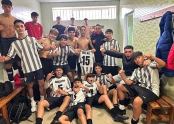 Victoria del Cadete B de 3ª por 3 a 0 frente al CD Carboneras . Enhorabuena equipo !