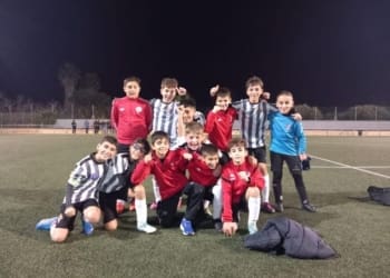 El Alevín San Urbano de 2ª consigue un valioso empate a cuatro frente al Cuevas CF. Vamos equipo !