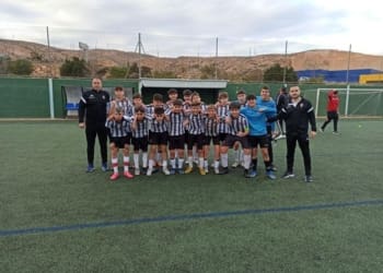 El infantil C de 3ª se hace con la victoria en su visita al Poli Almeria por 0 a 1 . Enhorabuena equipo !