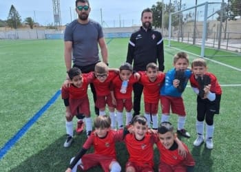 El prebenjamin B de 3ª se hace con la victoria en su visita al CD Venta El Viso por 3 a 4 . Enhorabuena equipo !