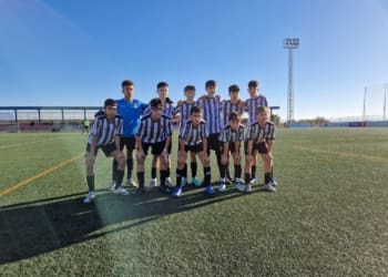 No pudo ser y el infantil B cae derrotado en casa por 0 a 2 frente a l la UD Almería . A seguir luchando !