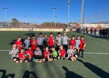 Nuestros Bebes A y B de La Cañada se enfrentaron en el partido de Liga donde todos se lo pasaron genial. Seguimos aprendiendo y mejorando. Vamos !
