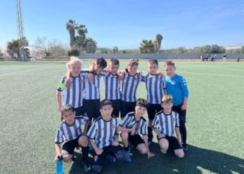 El benjamin B de tercera no pudo con los Molinos CF que se llevó el partido por 2 goles a 3 . A seguir luchando !