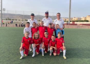 El prebenjamin A de 2ª sigue con su gran racha y consigue la victoria en su visita al CD Vícar por 1 a 7 . Enhorabuena equipo !