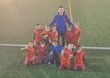 El prebenjamin B de 3ª se trae la victoria por 1 a 3 en su visita al CD Huércal De Almería . Enhorabuena equipo !