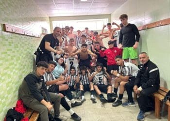 El cadete b de 3ª se hace con la victoria en casa por 3 a 0 frente a la ADP Parador . Vamos equipo !