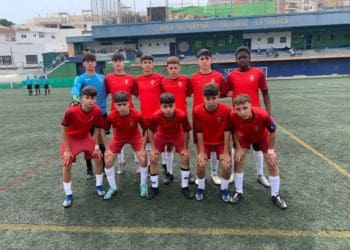 El infantil autonómico sigue con su racha y se mantiene líder de la categoría tras ganar en su visita a la UD La Mosca por 0 a 3 . Vamos equipo !