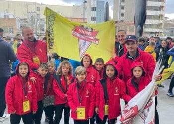 El prebenjamin A comandado por José María participa en el prestigioso torneo organizado por el Villarreal CF Yellow Cup que se jugará en estos días . Suerte equipo !