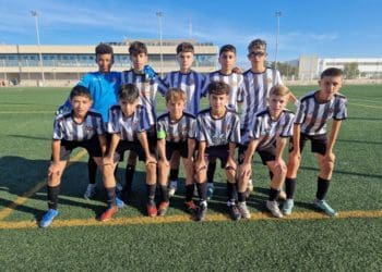 El infantil B se trae a un punto a casa gracias al empate a uno frente al Centro Dep. Roquetas . Vamos equipo !