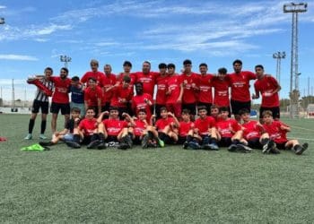 Somos campeones de infantil autonómico ! Un año después volvemos a la categoría máxima del fútbol andaluz .
