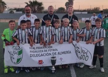 El Benjamin de 3ª se hace con el título de campeón de liga después ganar en la final a un gran Atlético Benahadux en la tanda de penaltis . Enhorabuena equipo por la grandísima temporada