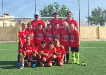 El benjamín B de 3ª se proclama campeón de su grupo . Magnífica temporada . Enhorabuena equipo !