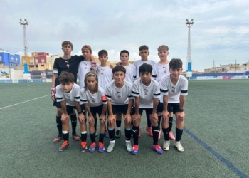 Contundente victoria de nuestro infantil 2ª ante el @c.f.adra A seguir jugando y compitiendo de esta manera