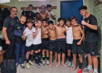 Importante victoria de nuestro alevín 2ª ante el @udpaviaoficial1955 que nos sigue dejando en lo más alto de la tabla.