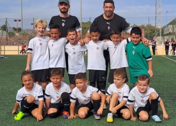 Triunfo valioso en casa de nuestro prebenjamin 3ª ante el @polialmeria83 para seguir en lo más alto de la tabla. A seguir disfrutando minicracks