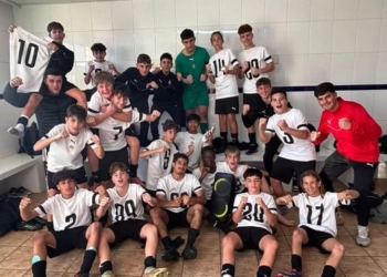 Enorme victoria conseguida por nuestro infantil 2ª ante el @udciudadroquetas A seguir jugando y compitiendo de esta manera